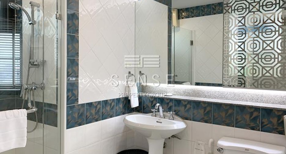 For rent 3 bedrooms condo in Khlong Toei, Bangkok