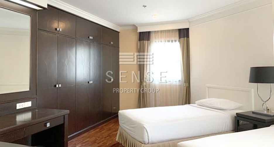 For rent 3 bedrooms condo in Khlong Toei, Bangkok