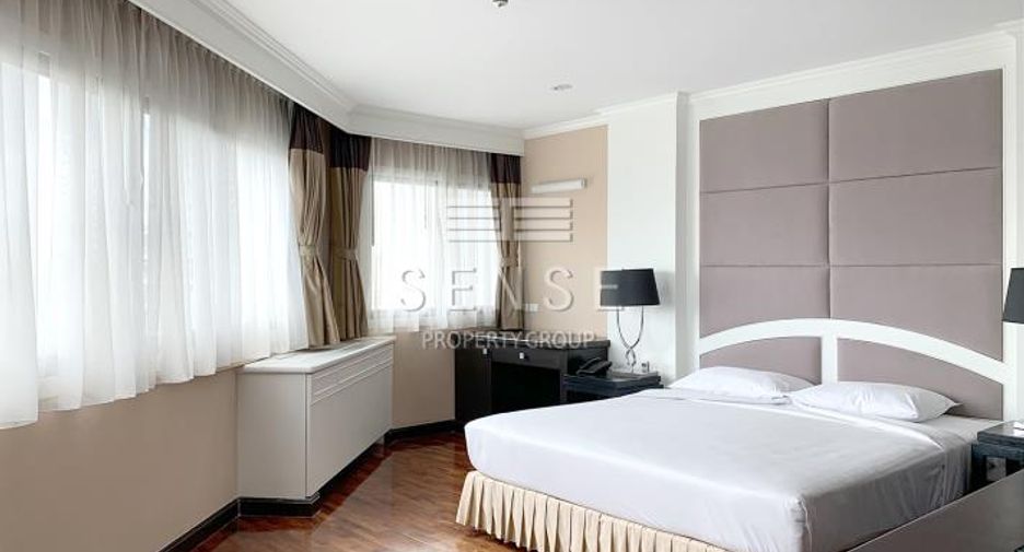 For rent 3 bedrooms condo in Khlong Toei, Bangkok