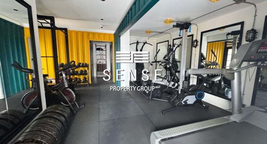 For rent 4 bedrooms condo in Watthana, Bangkok