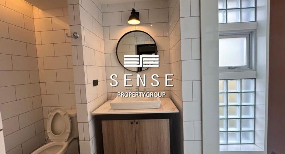 For rent 4 bedrooms condo in Watthana, Bangkok