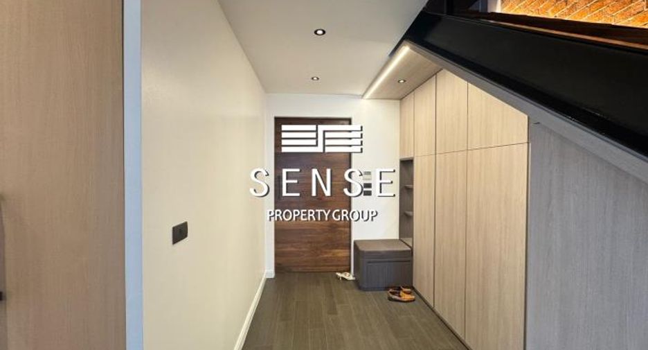 For rent 4 bedrooms condo in Watthana, Bangkok