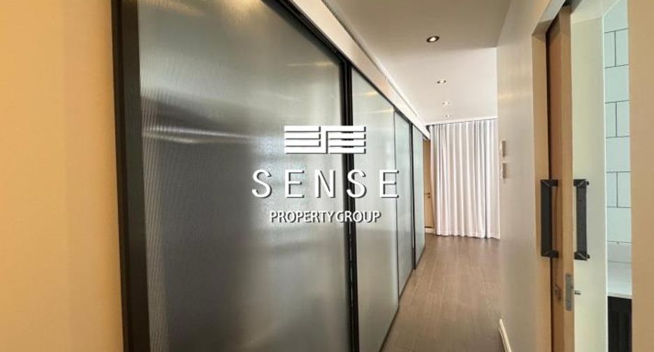 For rent 4 bedrooms condo in Watthana, Bangkok