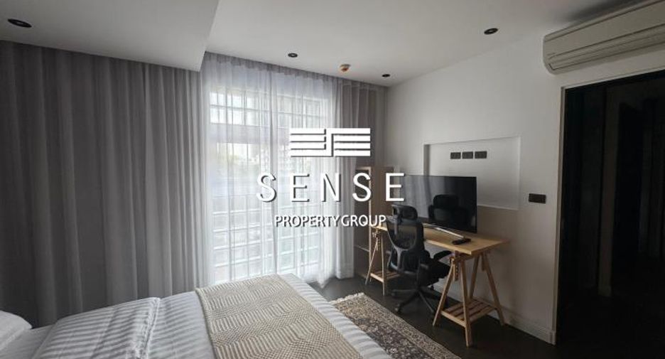 For rent 4 bedrooms condo in Watthana, Bangkok