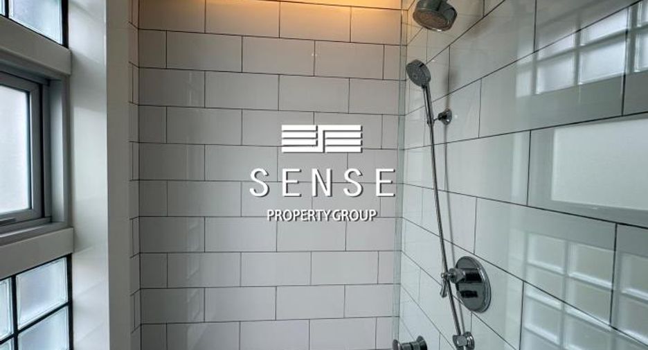 For rent 4 bedrooms condo in Watthana, Bangkok