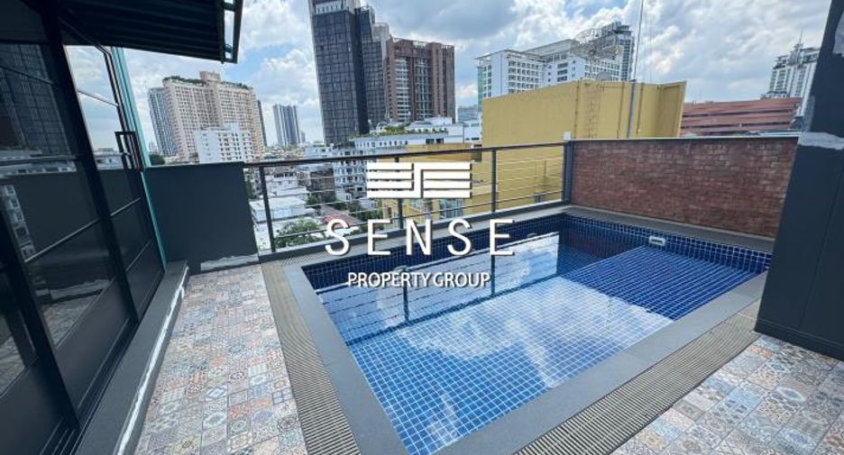 For rent 4 bedrooms condo in Watthana, Bangkok