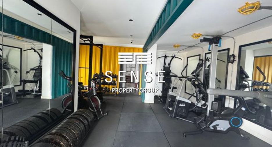 For rent 4 bedrooms condo in Watthana, Bangkok