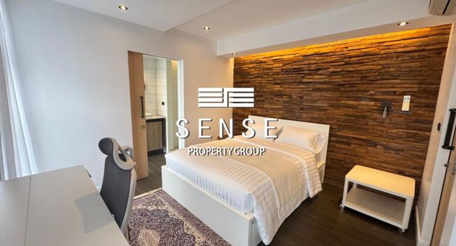 For rent 4 bedrooms condo in Watthana, Bangkok