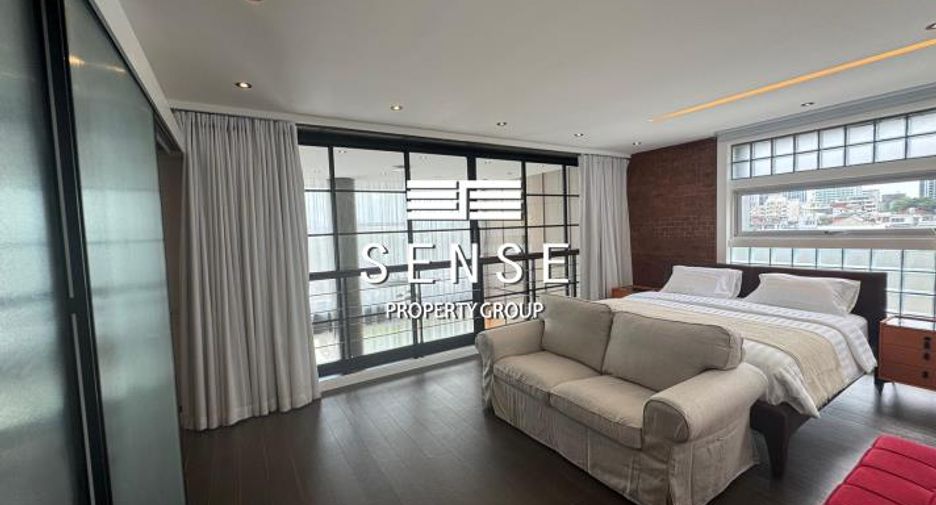 For rent 4 bedrooms condo in Watthana, Bangkok