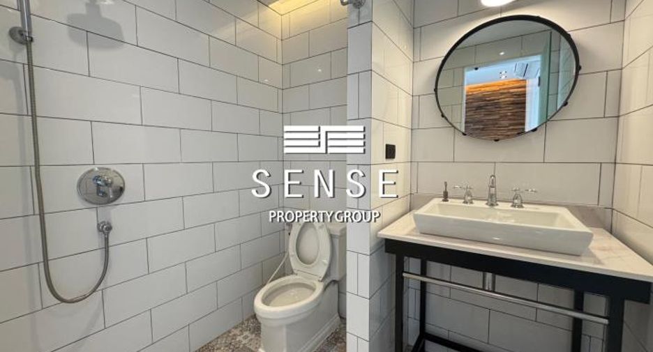 For rent 4 bedrooms condo in Watthana, Bangkok