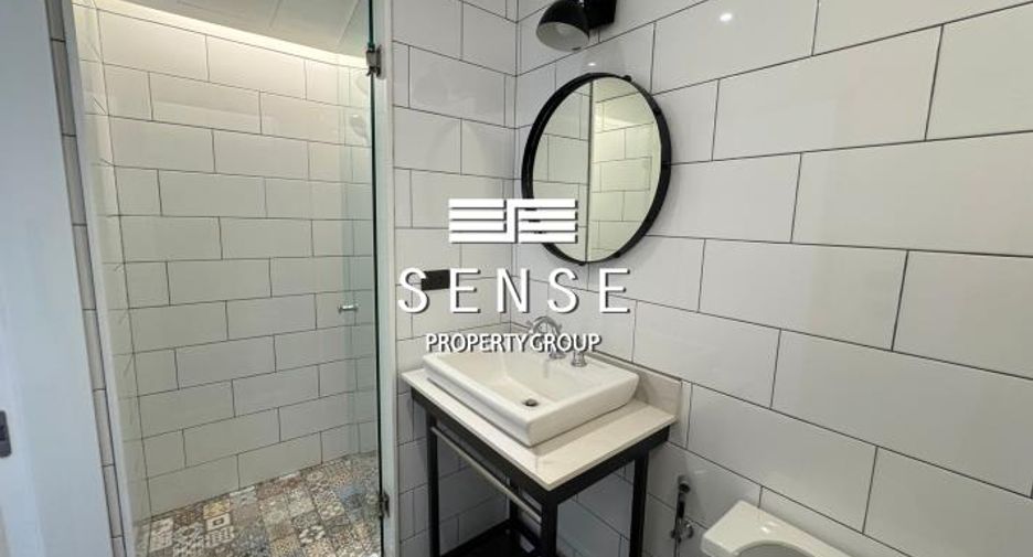 For rent 4 bedrooms condo in Watthana, Bangkok