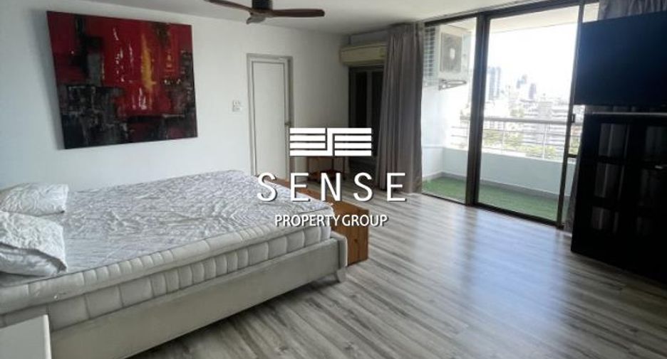 For rent 3 bedrooms condo in Watthana, Bangkok
