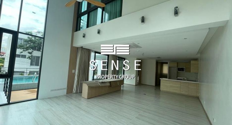 For rent 4 bedrooms house in Khlong Toei, Bangkok