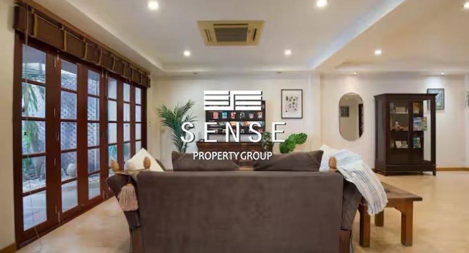 For sale and for rent 4 bedrooms townhouse in Watthana, Bangkok