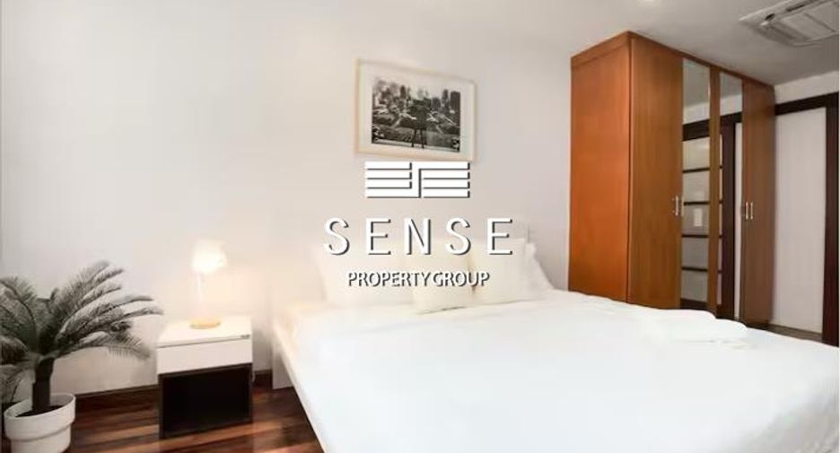 For sale and for rent 4 bedrooms townhouse in Watthana, Bangkok