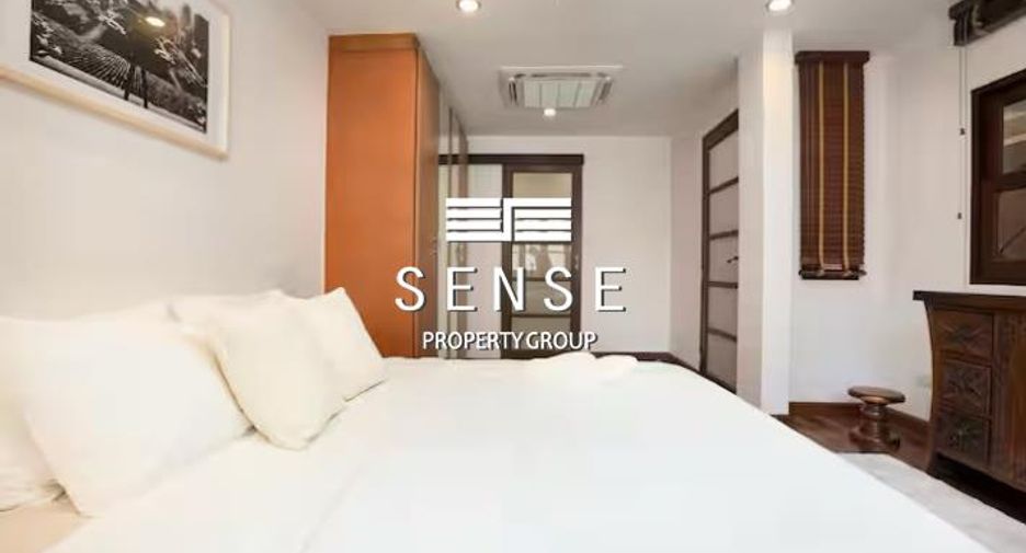For sale and for rent 4 bedrooms townhouse in Watthana, Bangkok