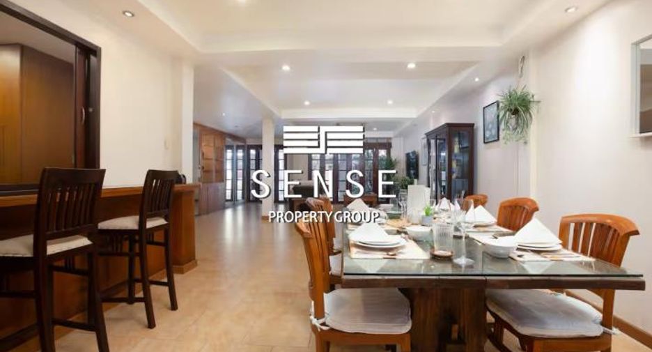 For sale and for rent 4 bedrooms townhouse in Watthana, Bangkok