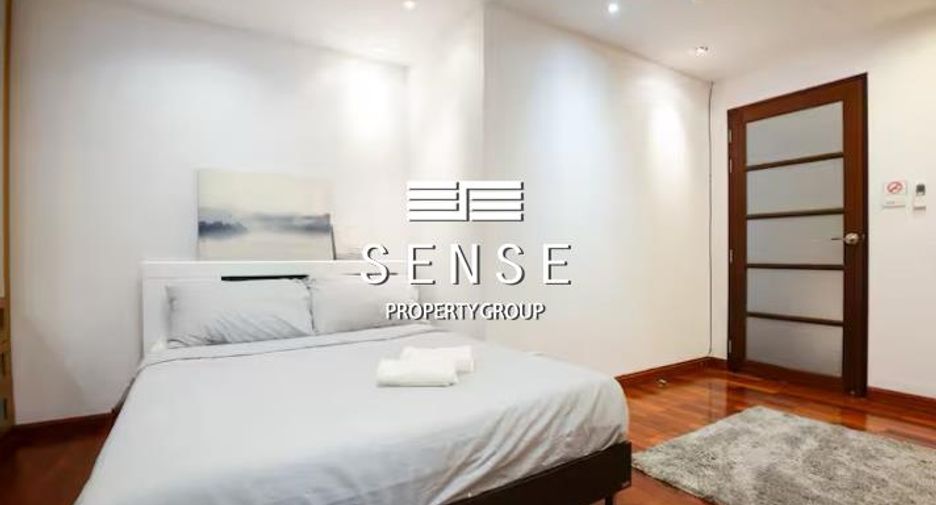 For sale and for rent 4 bedrooms townhouse in Watthana, Bangkok