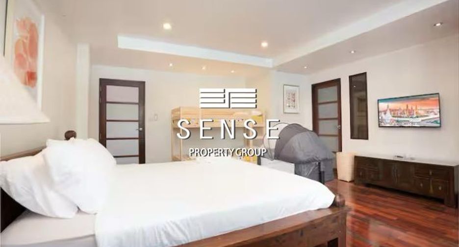 For sale and for rent 4 bedrooms townhouse in Watthana, Bangkok
