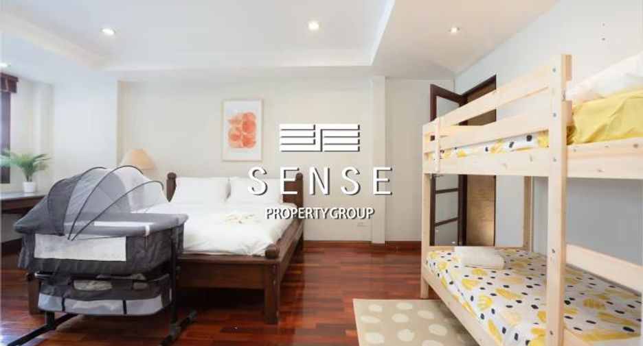For sale and for rent 4 bedrooms townhouse in Watthana, Bangkok