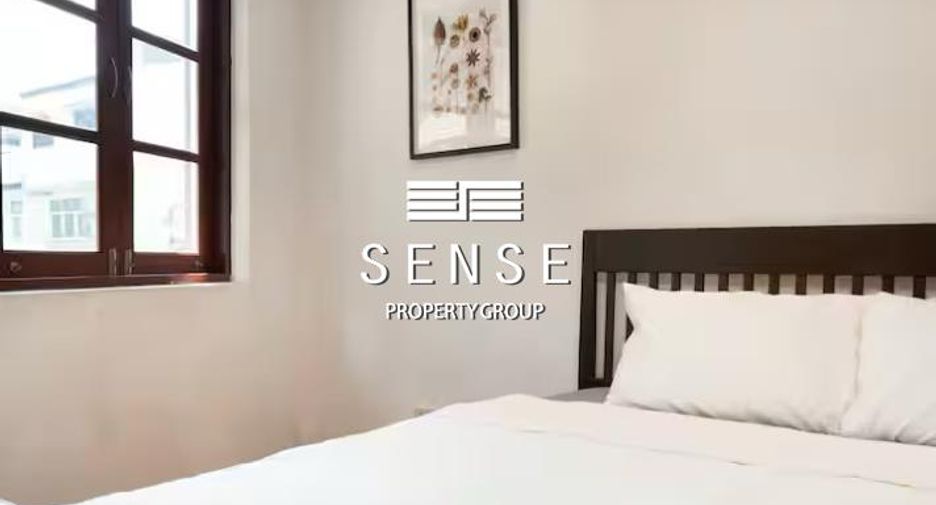 For sale and for rent 4 bedrooms townhouse in Watthana, Bangkok