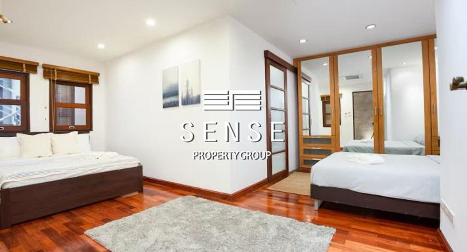 For sale and for rent 4 bedrooms townhouse in Watthana, Bangkok