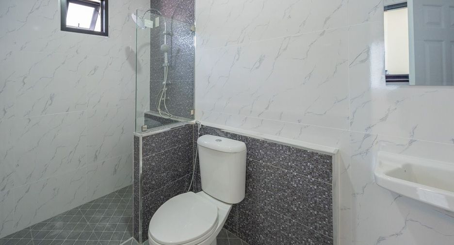 For sale 3 bedrooms house in Bang Lamung, Chonburi