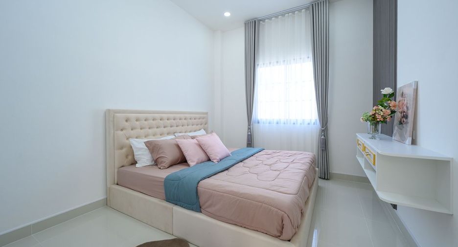 For sale 4 bedrooms house in Bang Lamung, Chonburi