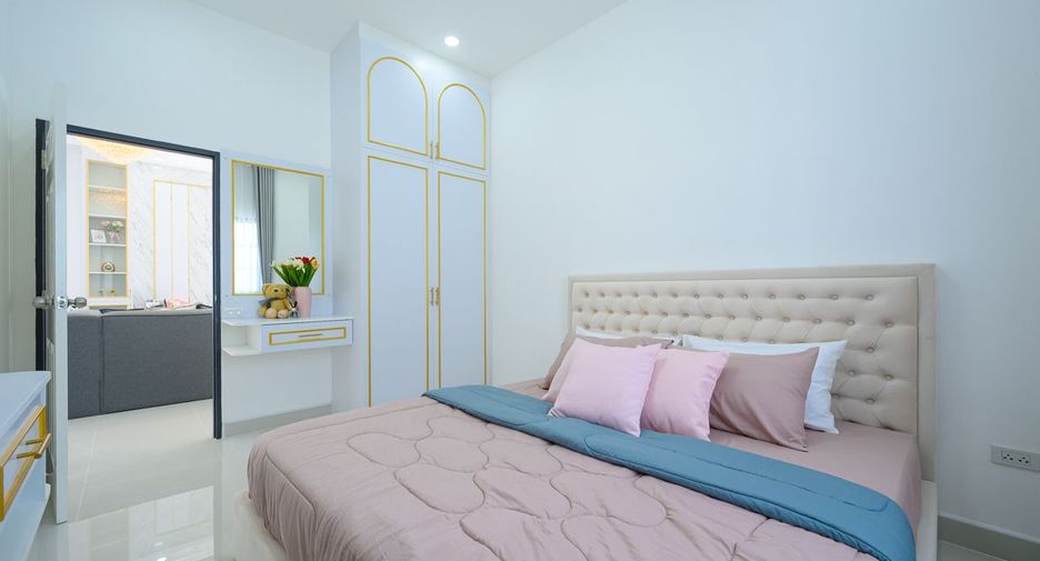 For sale 4 bedrooms house in Bang Lamung, Chonburi