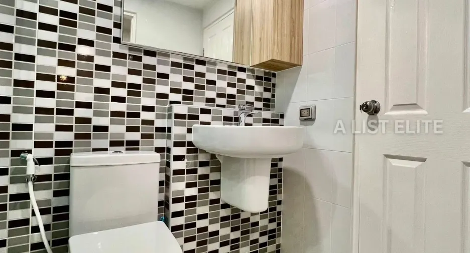 For sale 1 bed condo in Bang Lamung, Chonburi