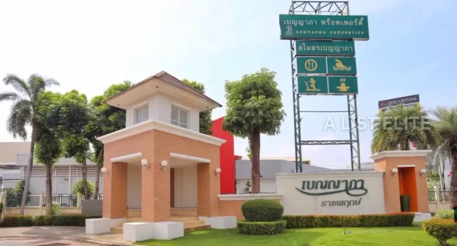 For rent 5 bedrooms house in Bang Kruai, Nonthaburi