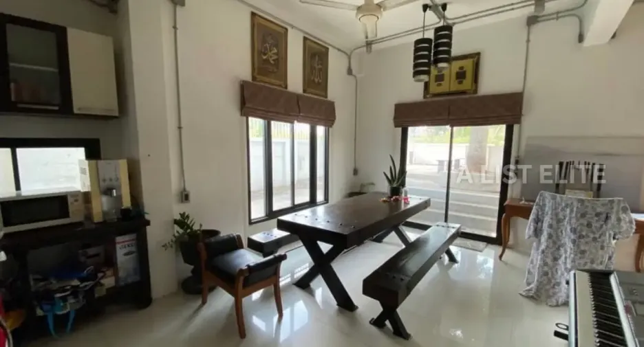 For rent 5 bedrooms house in Bang Kruai, Nonthaburi