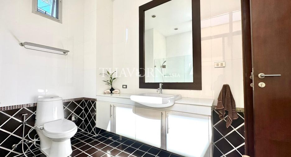 Haus zum Kauf mit 5 Zimmer in Sattahip, Chonburi