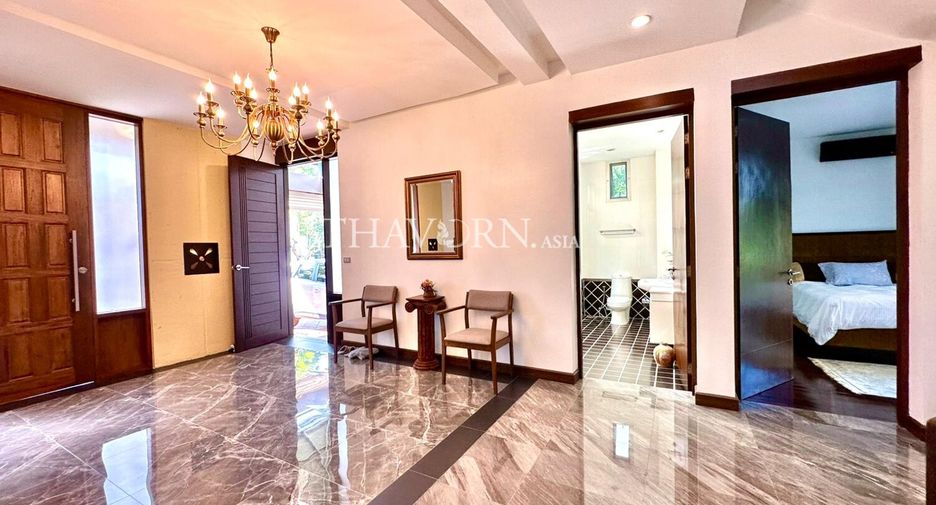 Haus zum Kauf mit 5 Zimmer in Sattahip, Chonburi