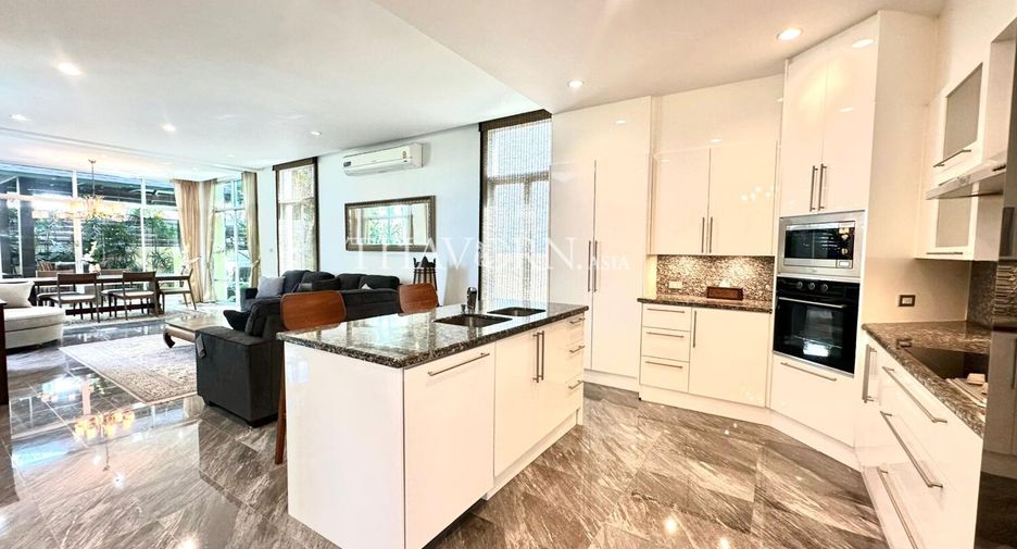 Haus zum Kauf mit 5 Zimmer in Sattahip, Chonburi