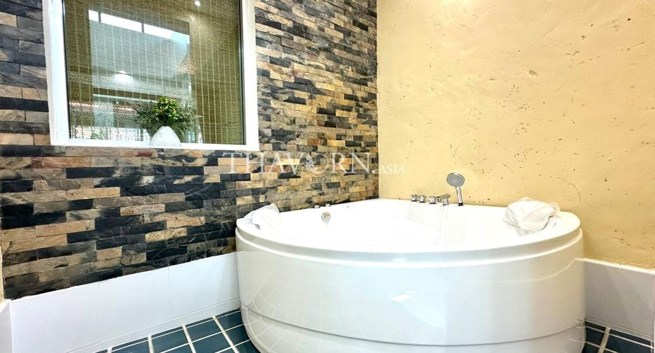 Haus zum Kauf mit 5 Zimmer in Sattahip, Chonburi
