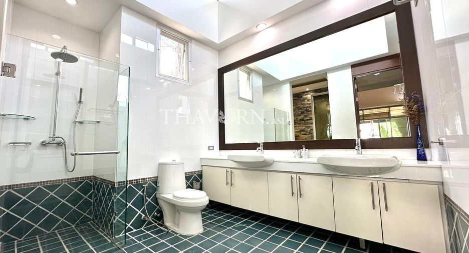 Haus zum Kauf mit 5 Zimmer in Sattahip, Chonburi