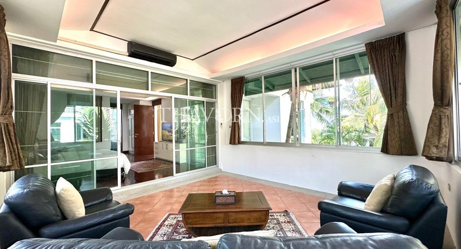 Haus zum Kauf mit 5 Zimmer in Sattahip, Chonburi