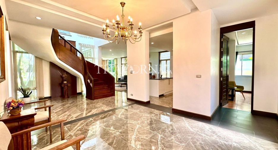 Haus zum Kauf mit 5 Zimmer in Sattahip, Chonburi