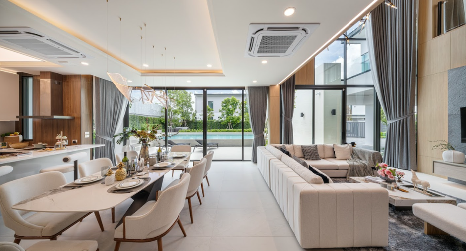 For sale 3 bedrooms house in Taling Chan, Bangkok