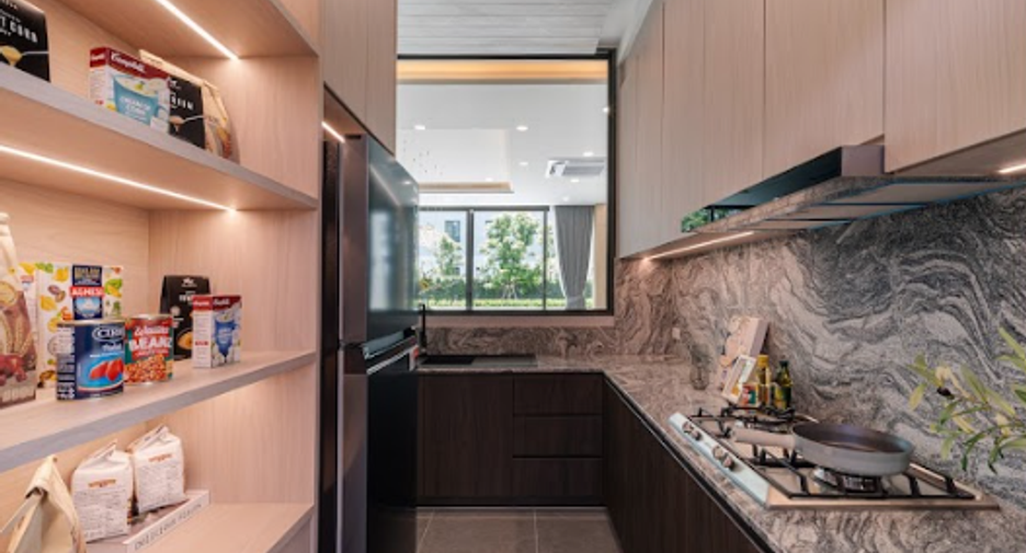 For sale 3 bedrooms house in Taling Chan, Bangkok