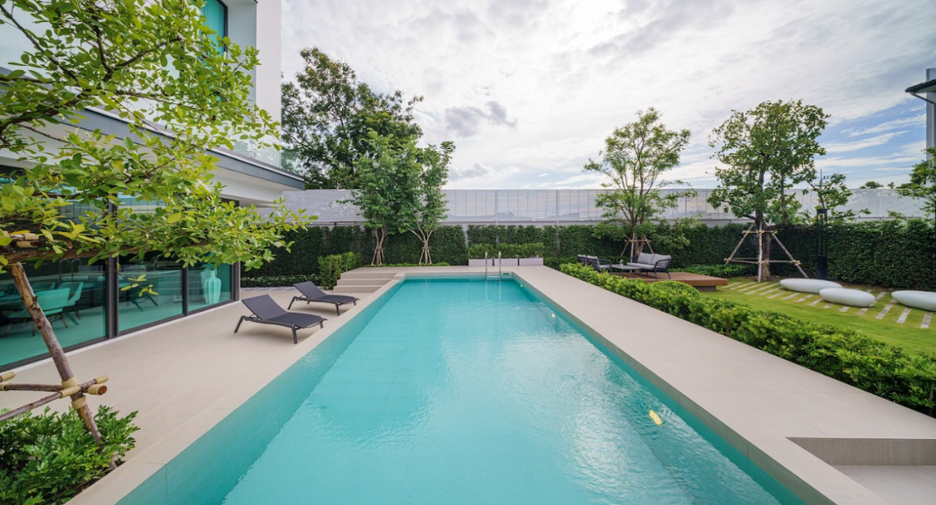 For sale 3 bedrooms house in Taling Chan, Bangkok