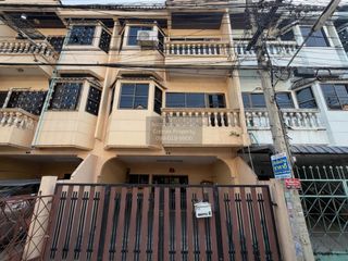 Продажа 4 спальни таунхаус в Mueang Nonthaburi, Нонтабури