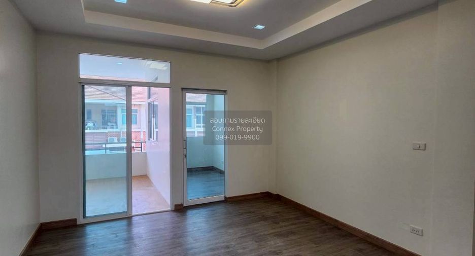 For sale 4 bedrooms townhouse in Bang Bon, Bangkok