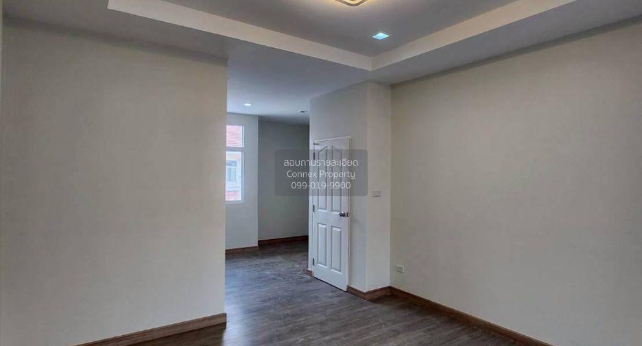 For sale 4 bedrooms townhouse in Bang Bon, Bangkok