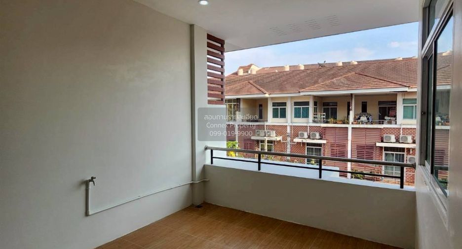 For sale 4 bedrooms townhouse in Bang Bon, Bangkok