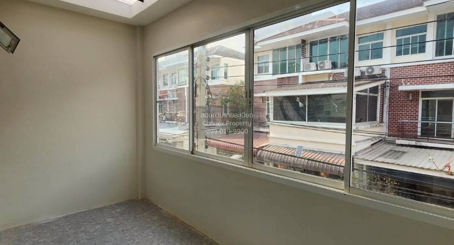 For sale 4 bedrooms townhouse in Bang Bon, Bangkok