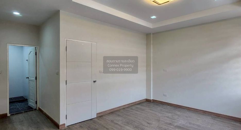 For sale 4 bedrooms townhouse in Bang Bon, Bangkok