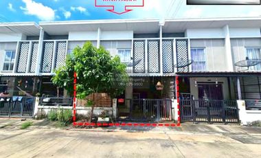 出售 3 卧室 联排别墅 在 Si Racha, Chon Buri
