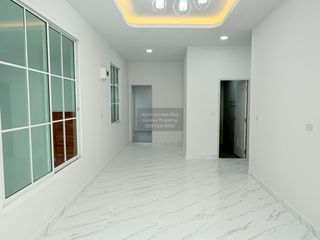 出售 3 卧室 联排别墅 在 Khlong Luang, Pathum Thani